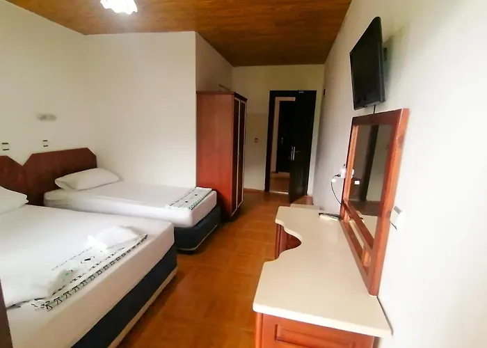 Pasa Restaurant & קמר