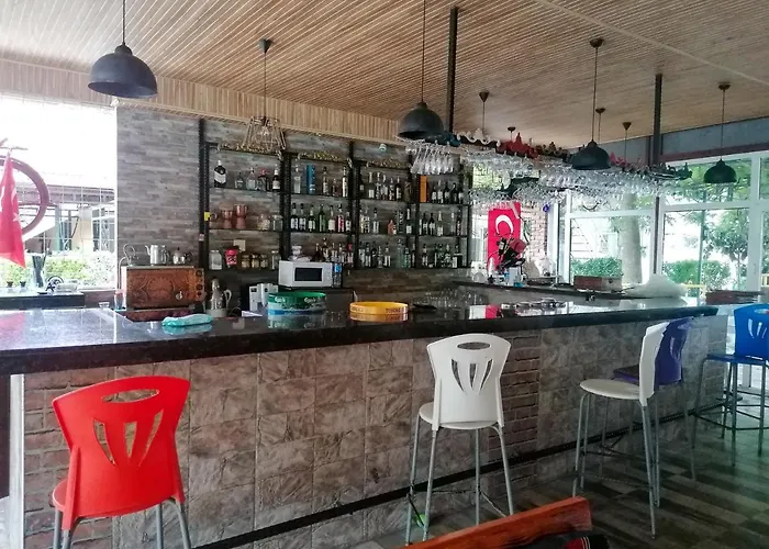 Pasa Restaurant & *