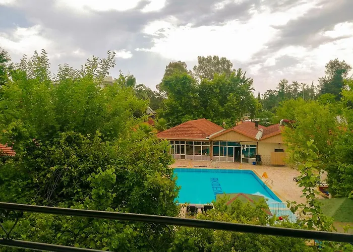Pasa Restaurant & קמר