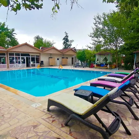 Pasa Restaurant & Πανσιόν 3*